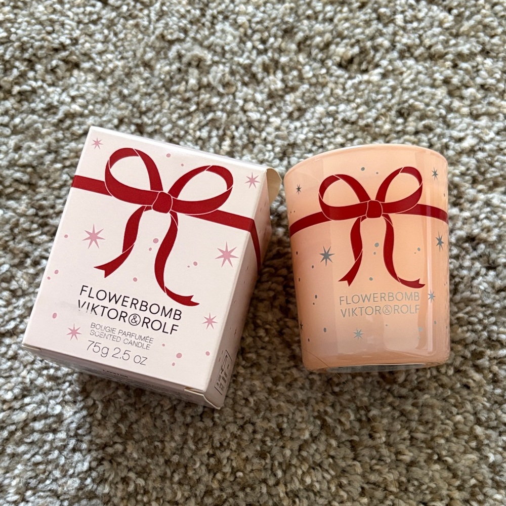Viktor & Rolf Flowerbomb Candle - Soft Peach